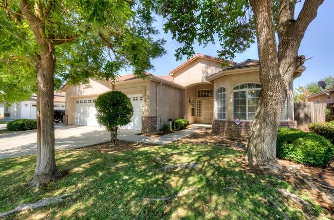 9326 N Jade Ave in Fresno, CA - Building Photo - Building Photo