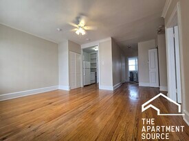 4416 N Whipple St, Unit 3W in Chicago, IL - Building Photo