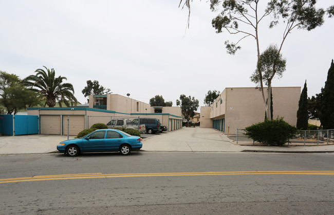 230 Center Ave in Oceanside, CA - Building Photo - Building Photo