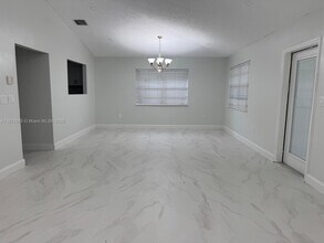 1651 Van Buren St in Hollywood, FL - Building Photo - Building Photo