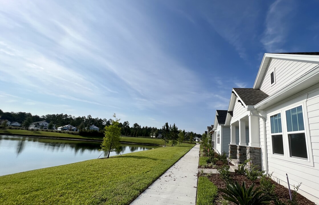 207 Chalet Ct in St. Augustine, FL - Building Photo