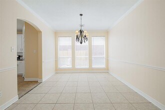 8510 Brighton Lake Ln in Houston, TX - Building Photo - Building Photo