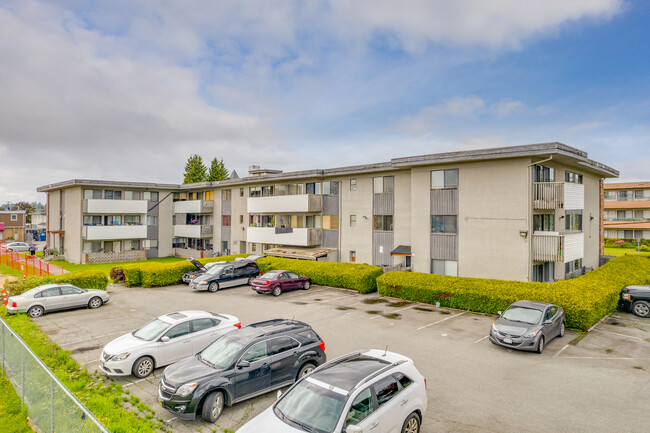 Benberg Apartments in Surrey, BC - Building Photo - Building Photo