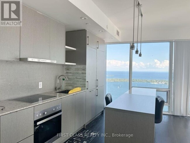 100-6100 Harbour St in Toronto, ON - Building Photo - Building Photo