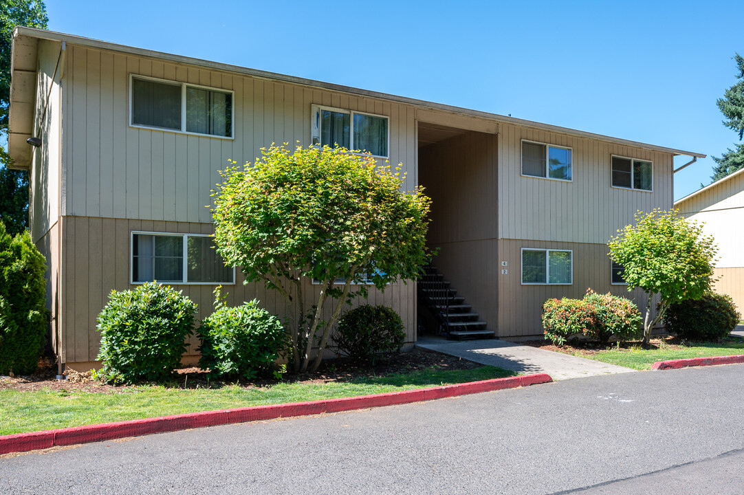 Greenbriar Apartments in Canby, OR - Building Photo