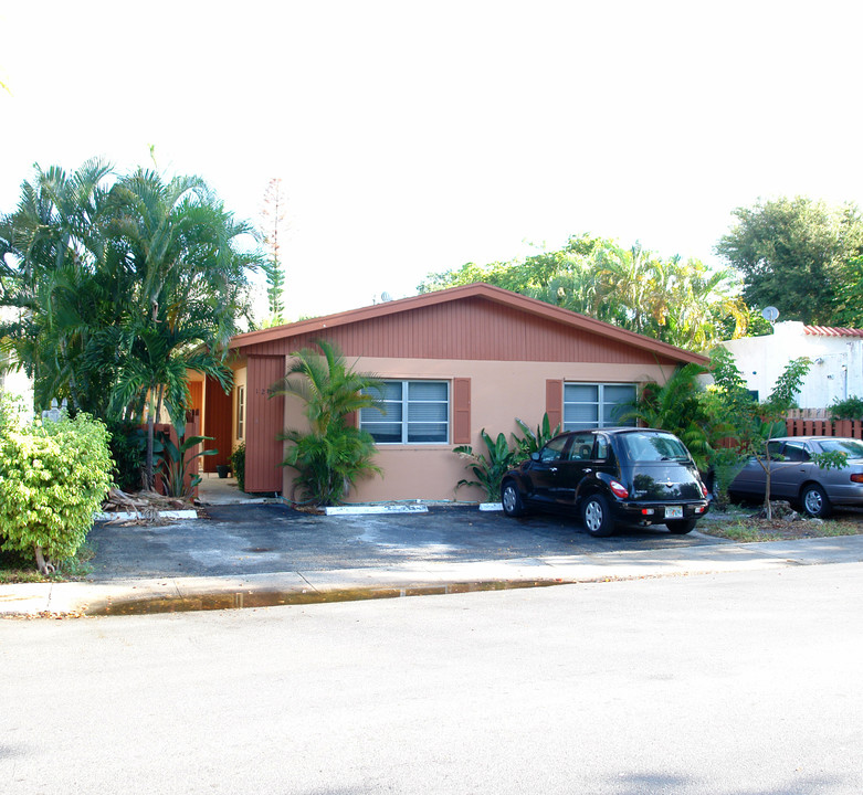 1213 SE 1st St in Fort Lauderdale, FL - Foto de edificio