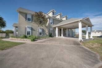 2293 E Bayshore Dr in San Leon, TX - Building Photo - Building Photo