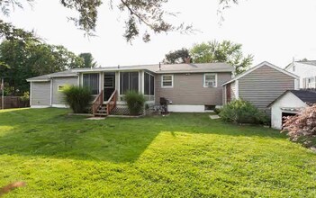 39 Coakley Rd in Portsmouth, NH - Building Photo - Building Photo