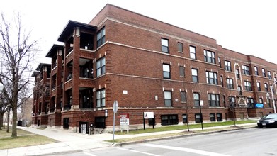 Renaissance Apartments in Chicago, IL - Building Photo - Building Photo