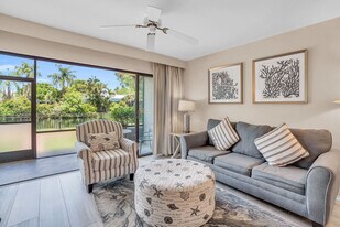 600 Neapolitan Way in Naples, FL - Building Photo