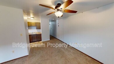 7127 N Springboro Pike in Dayton, OH - Foto de edificio - Building Photo