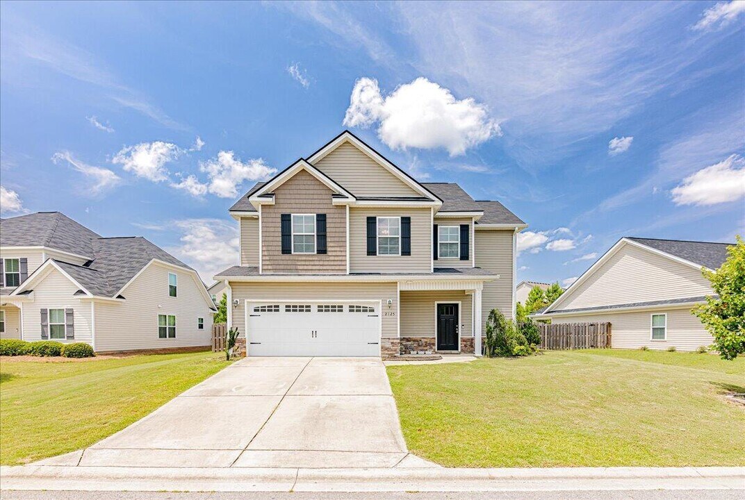 2125 Grv Lndg Wy in Grovetown, GA - Building Photo