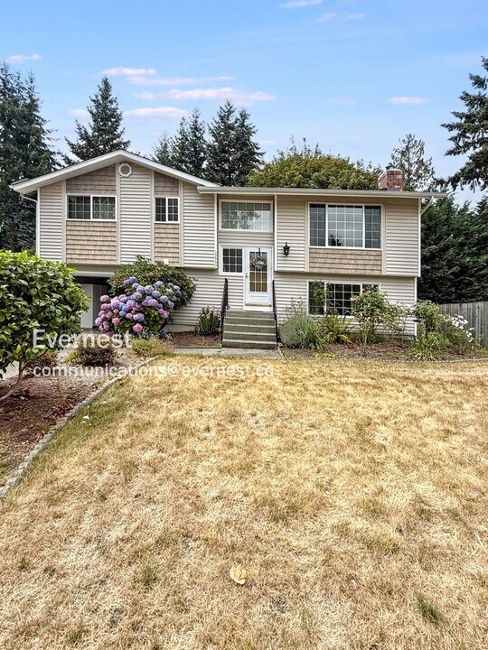 13302 51st Dr SE in Everett, WA - Building Photo