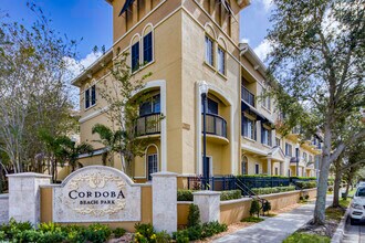 102-128 Beach Haven Ln in Tampa, FL - Building Photo - Building Photo