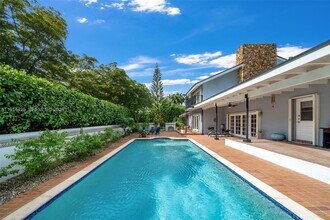 10645 SW 89th Ct in Miami, FL - Building Photo - Building Photo