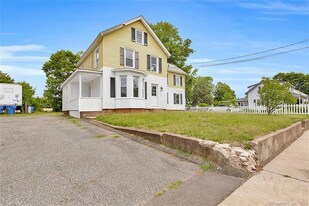 51 Mill St, Unit 53 Mill St in Manchester, CT - Building Photo