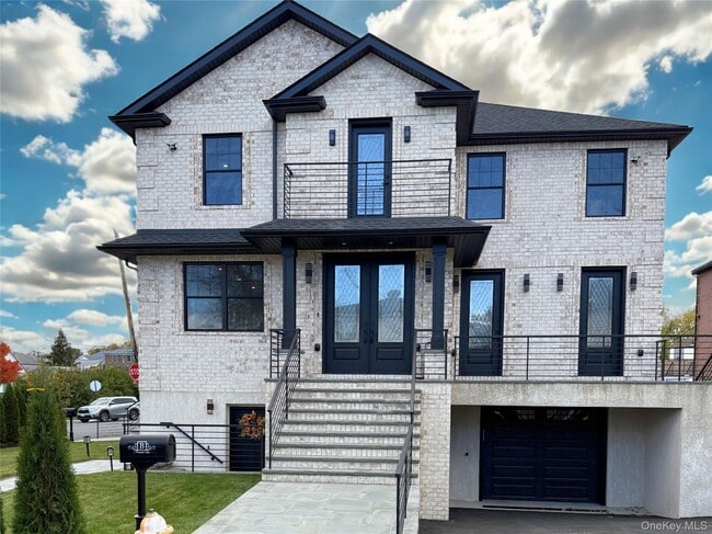 property at 1 Victoria Ln