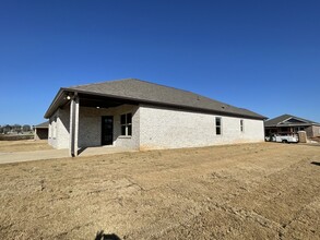 3207 Farm Rd in Huntsville, AL - Building Photo - Building Photo