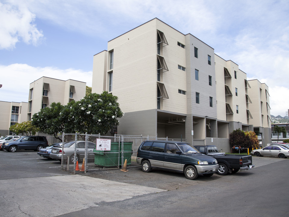 Banyan Street Manor in Honolulu, HI - Building Photo