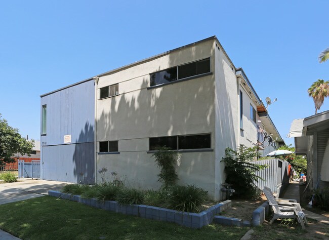 7312 Pickering Ave in Whittier, CA - Foto de edificio - Building Photo