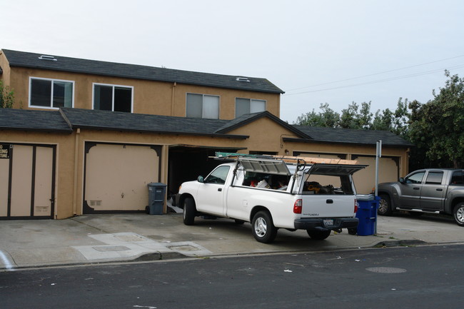 991 Brusco Way in South San Francisco, CA - Building Photo - Building Photo