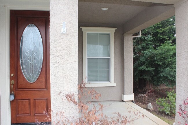 2078 Knights Ferry Dr in Plumas Lake, CA - Building Photo - Building Photo