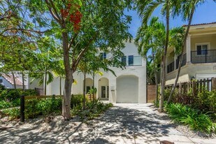 3227 Day Ave in Miami, FL - Building Photo