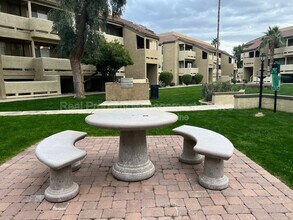 1331 W Baseline Rd in Mesa, AZ - Foto de edificio - Building Photo