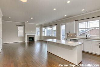 16668 SW Snowdale St in Beaverton, OR - Building Photo - Building Photo