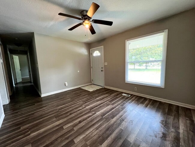 389 Porter Rd in Hope Mills, NC - Building Photo - Building Photo