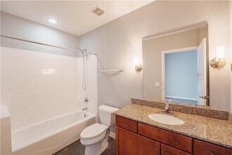 620 Glen Iris Dr NE in Atlanta, GA - Foto de edificio - Building Photo