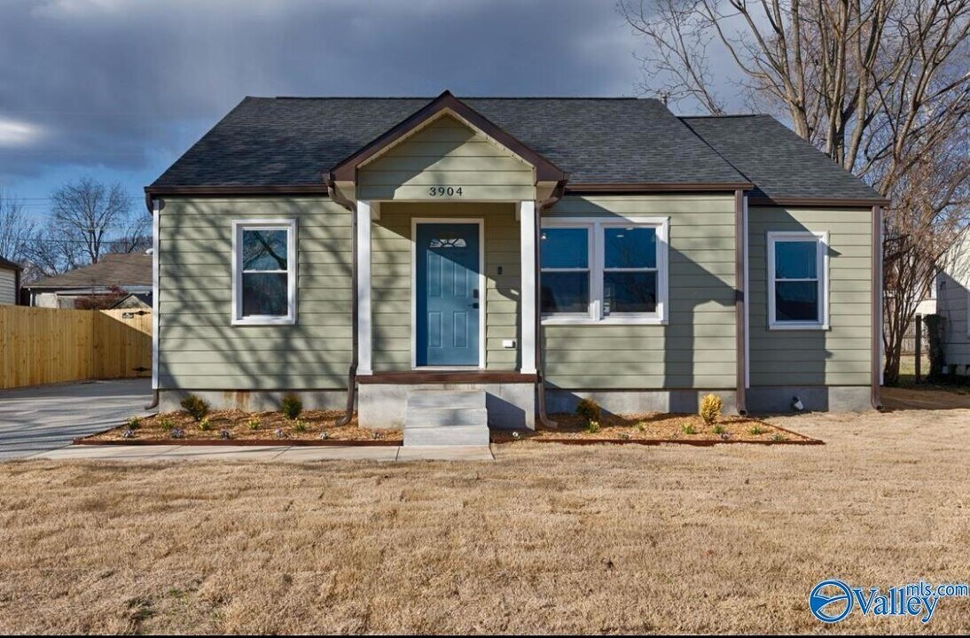 3904 Cypress Ave SW in Huntsville, AL - Building Photo