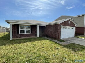 3412 Castlecreek Dr SW in Madison, AL - Building Photo - Building Photo