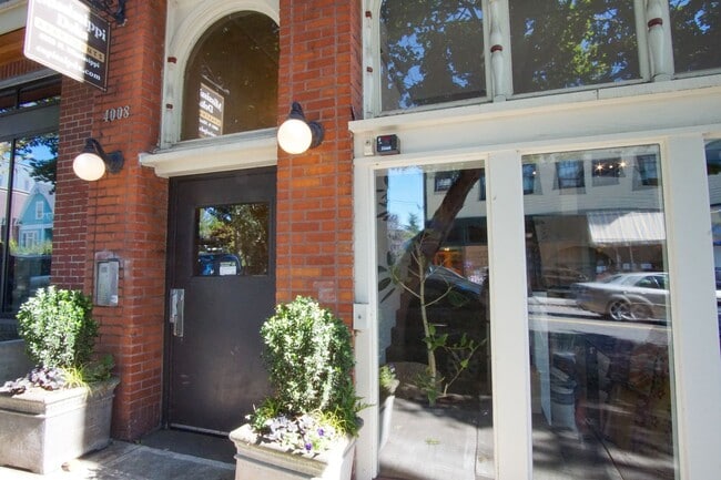 property at 4008 N Mississippi Ave