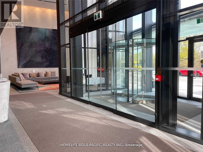 575-2575 Bloor St E in Toronto, ON - Building Photo - Building Photo