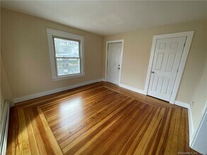 96 Gridley St in Bristol, CT - Building Photo - Building Photo