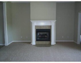 1310 W Gum St in Rogers, AR - Building Photo - Building Photo