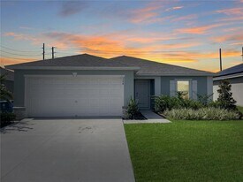 348 Towns Cir in Haines City, FL - Building Photo