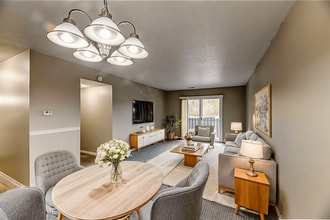 Somerford Square Apartments in Lancaster, OH - Foto de edificio - Building Photo