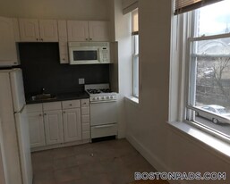 151 Park Dr in Boston, MA - Building Photo