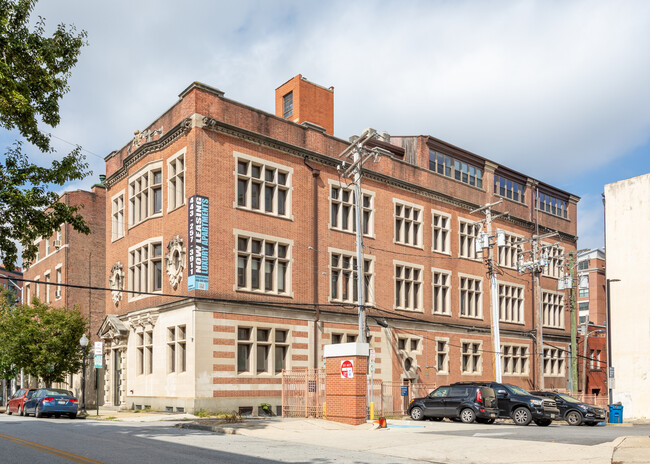 The Calvert School Apartments in Baltimore, MD - Building Photo - Building Photo