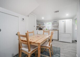 3901 Delano St-Unit -A in Houston, TX - Building Photo - Building Photo