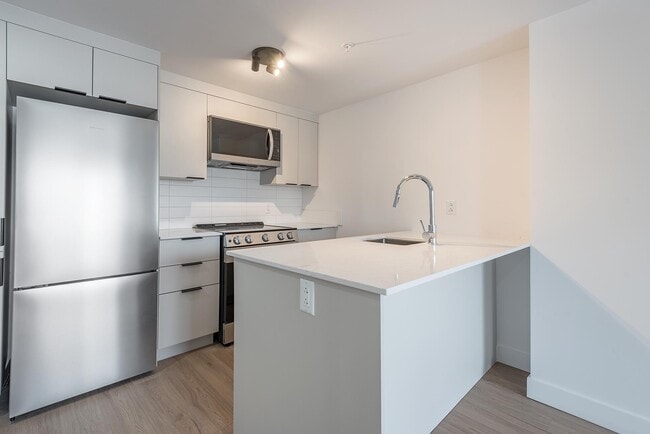 2198 Boul. de Maisonneuve E in Montréal, QC - Building Photo - Building Photo