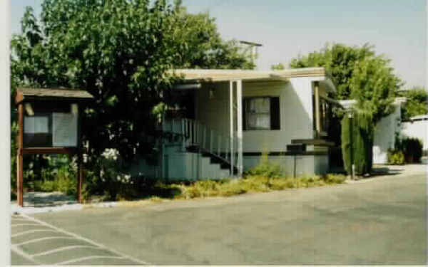 Grandview Mobile Home Park in San Jacinto, CA - Foto de edificio