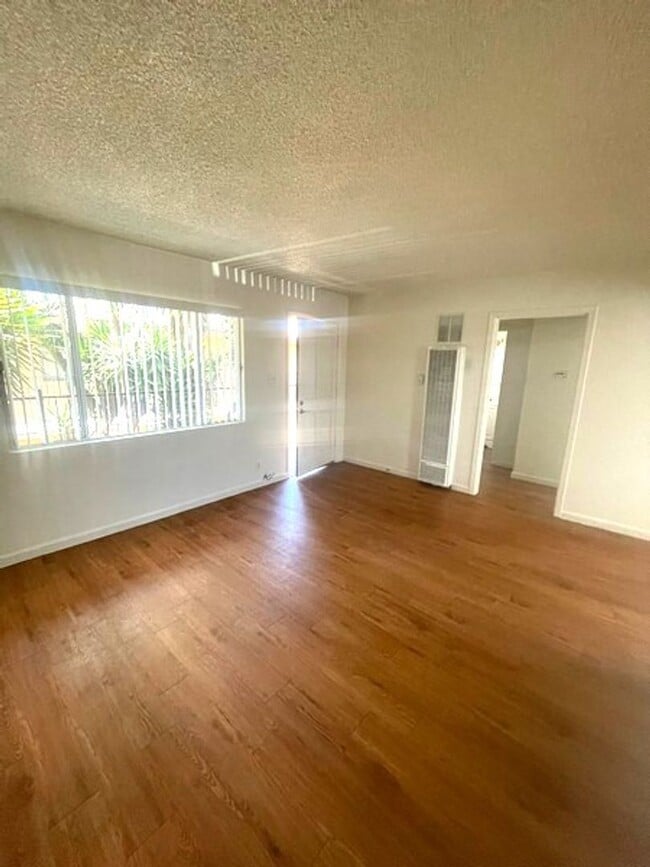 property at 508 S Oakley Ave
