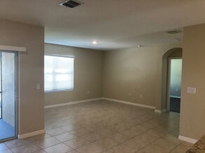 931 Guadalupe Dr in Orange City, FL - Building Photo - Building Photo