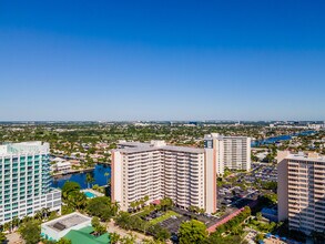 Coral Ridge Towers in Fort Lauderdale, FL - Foto de edificio - Building Photo