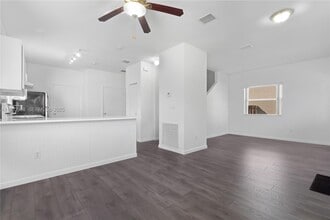 5610 SW 43rd St in Davie, FL - Building Photo - Building Photo