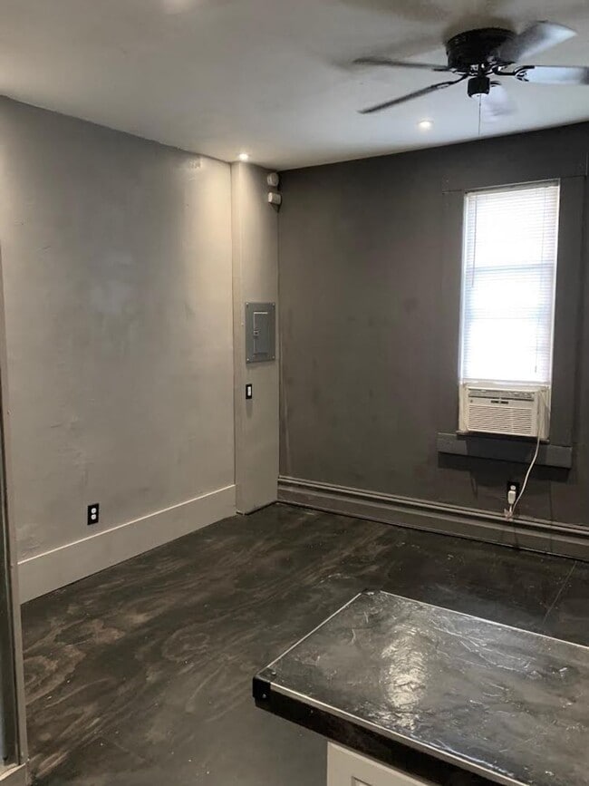 property at 221 W 7th Ave