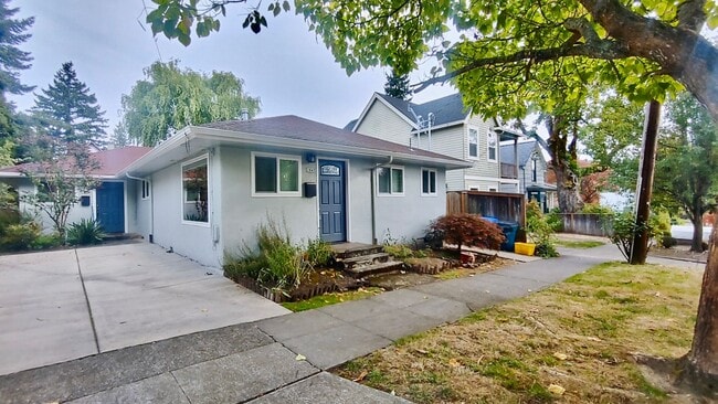 property at 1945 SE Harney St